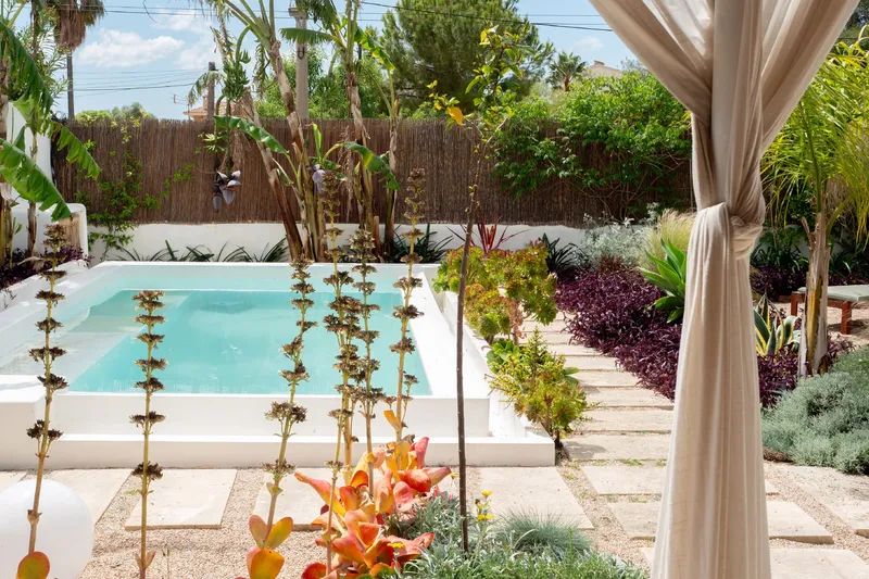 Reformed home with guest house, pool & garden in Establiments — photo 3