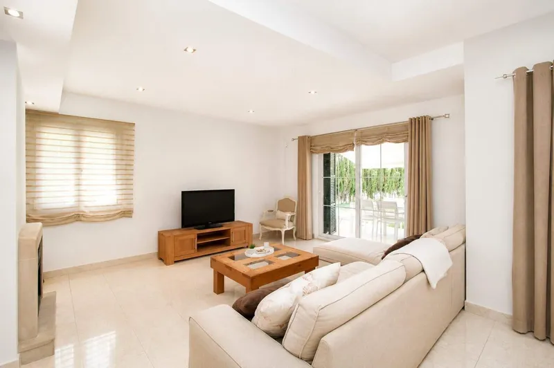 185m² detached house with 3 bedrooms, terrace and pool for sale — photo 4