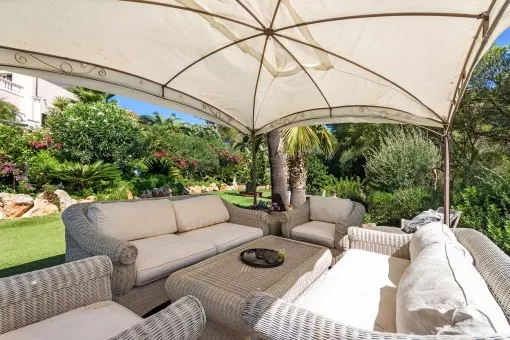 Vallgornera, luxurious Mediterranean-style chalet with a garden oasis and sea views — photo 5