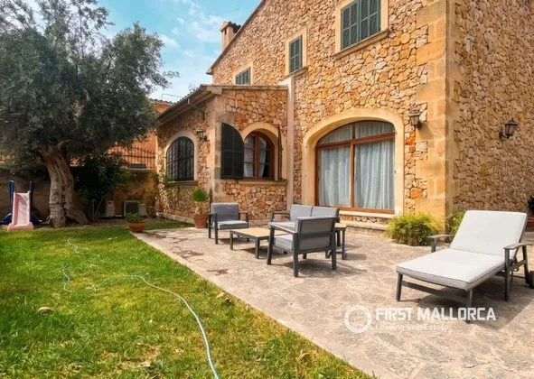 House in Santa Maria del Cami — photo 1