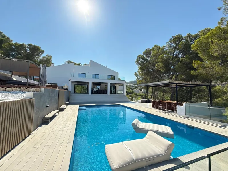 Long-term rental: Villa in sought-after residential area — photo 1