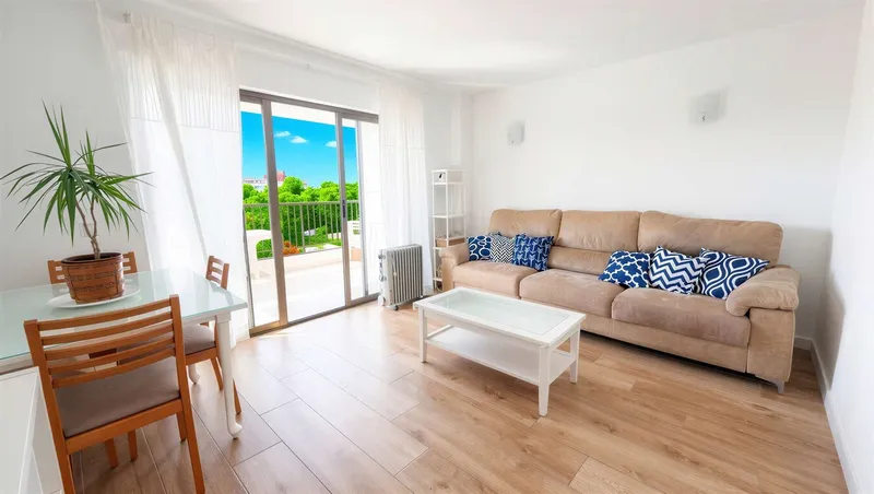Charming apartment with plenty of natural light and a balcony — photo 2