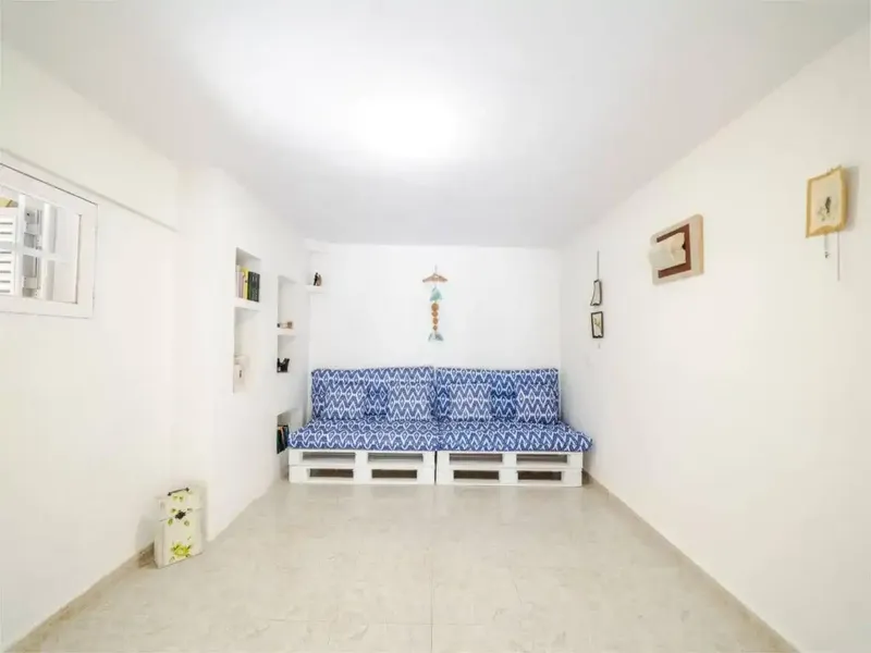 Villa de 150 m² en 2 plantas adecvada para 6 adultos. Con mobiliario muy funcional y confortable: comedor abierto grande con ventanal con me — photo 10