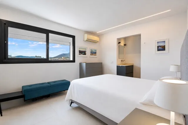 Frontline Sea View Apartment for Sale in Portals Nous, Southwest Mallorca — photo 7