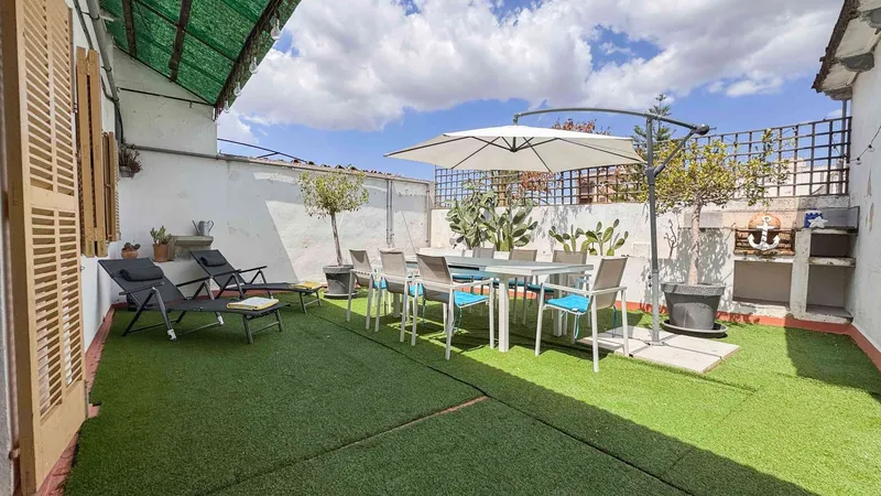 Exclusive | Stylish Large Apartment in the Heart of Felanitx – Terraces & Expansion Potential — photo 2
