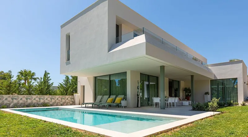 Contemporary Architectural Villa with Wellness Spaces for Sale in Santa Ponsa — photo 1
