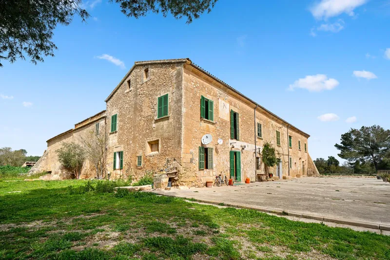 Estate in Vilafranca de Bonany with 4 plots with licenses for 4 homes — photo 1