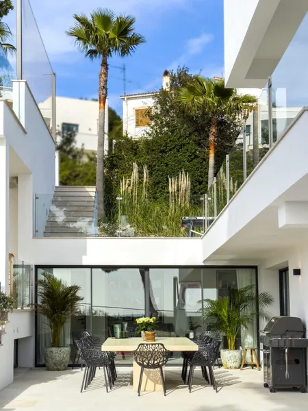 Short-term rental: Dream villa with sea views in Portals - Marcel Remus Real Estate — photo 9