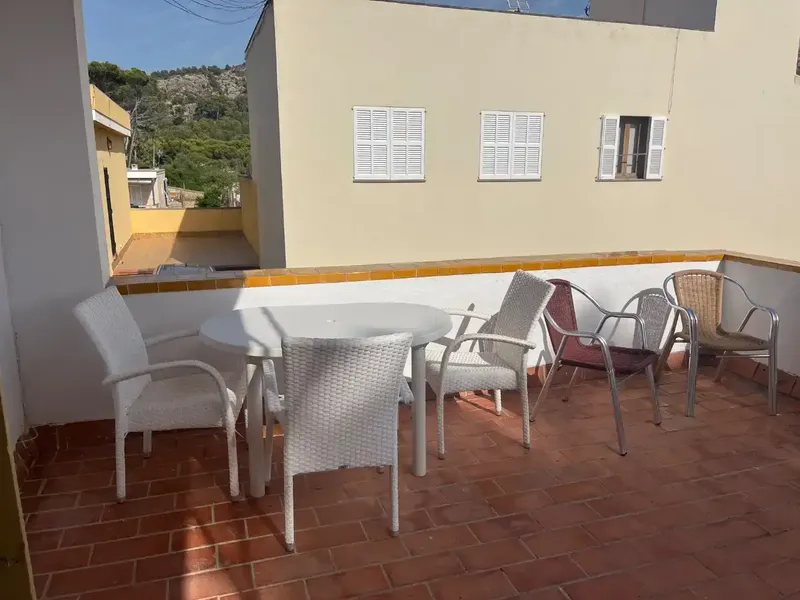 Se alquila apartamento planta baja en comunidad tranquila en sant elm a 30 metro del mar. Luminoso 3 habitaciones dos baños uno en suite com — photo 1