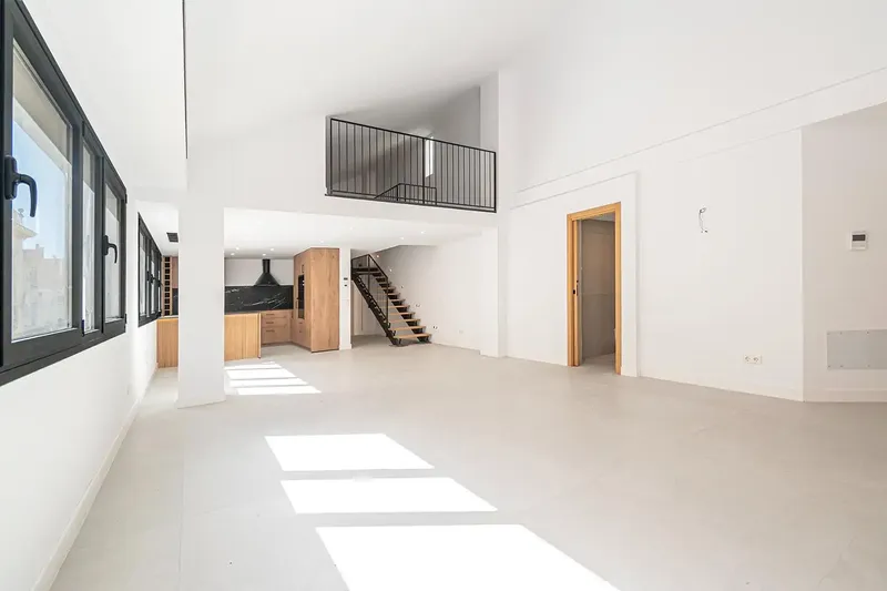 At Experience Home we love houses with personality, and this spectacular penthouse in the heart of Palma has stolen our heart. If — photo 2