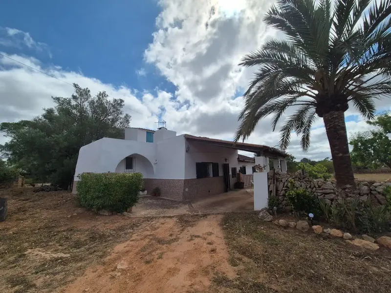 Charming rustic finca of 13,600 m2 of land located in the sought-after area of Llucmajor, an oasis of tranquility and privacy with all — photo 2