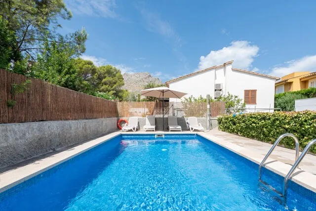 Investment villa with holiday license for sale in Cala San Vicente, North Mallorca — photo 2