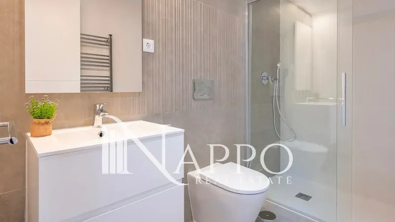 Nappo Real Estate tiene el placer de presentaros este exclusivo chalet adosado de obra nueva con jardín y terrazas privadas, ubicado a tan s — photo 12