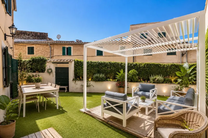 Costitx. Spacious village house with patio, garage and terrace — photo 2