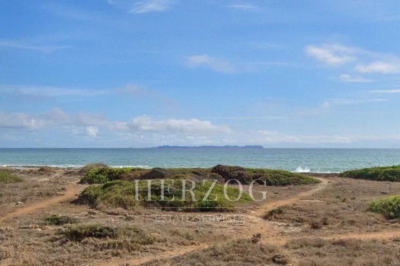 Townhouse in first sea line with sea view and expansion potential in Sa Rápita — photo 3