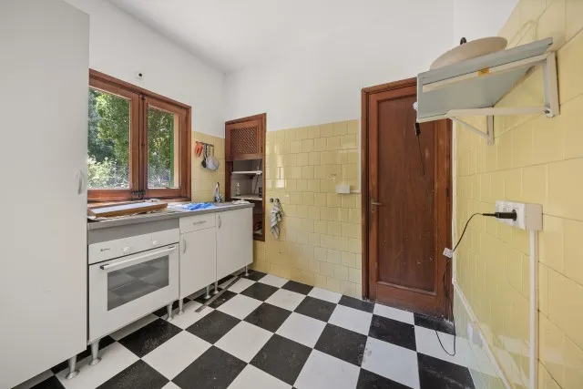 Villa renovation project in prime location for sale in Cala San Vicente, North Mallorca — photo 3