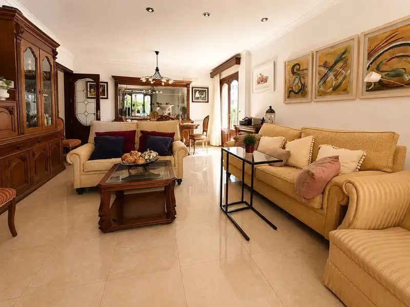 Spacious ground floor apartment of 134 m² built, a home that stands out especially for its numerous outdoor spaces and a comfortable layout — photo 5