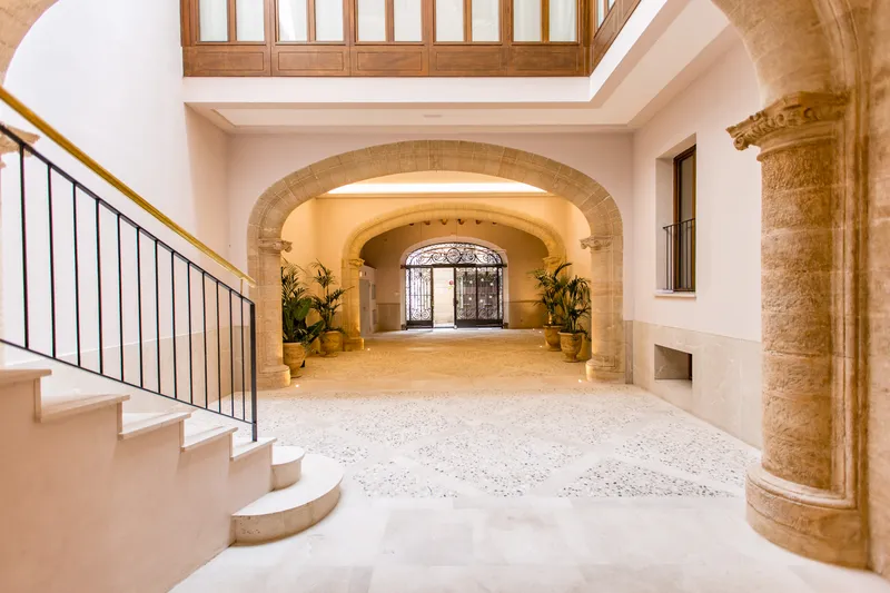SA TEULADA, Duplex Penthouse with Terrace inside the Palace Can Serra - Cavallería, in the Old Town of Palma — photo 8