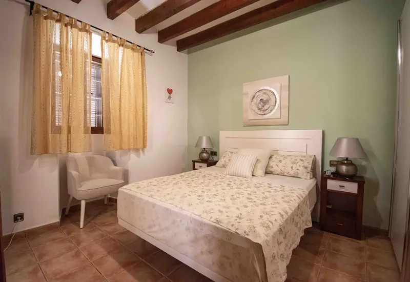 Located in the charming village of Es Capdellà, this village house offers exceptional quality of life in one of the most authentic corners — photo 5