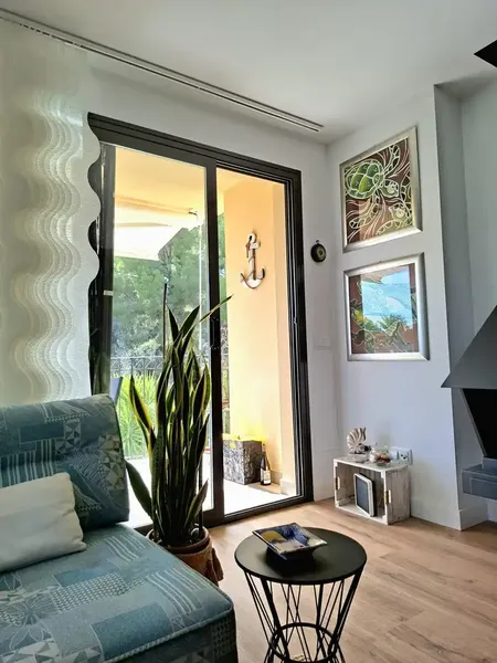 Located in one of the most prestigious residential complexes in southwest Mallorca, in the coveted area of Camp de Mar, this is offered — photo 7
