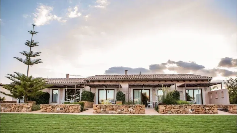 Rustic hotel close to the sea for sale in an unspoilt area close to Alcudia in Majorca — photo 2