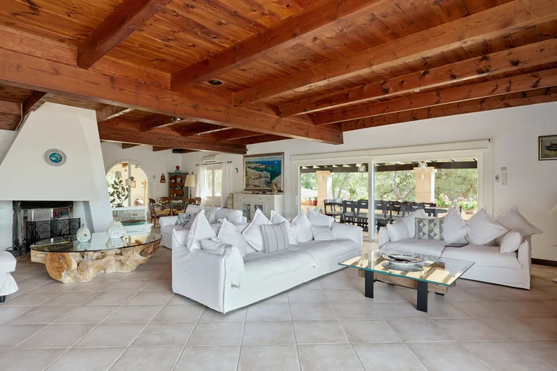 Exclusive: Stunning Mallorcan-style estate with a vacation rental license and breathtaking views across the bay - Marcel Remus Real Estate — photo 11