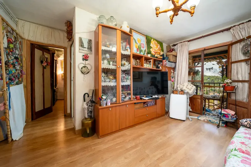 ¿Buscas la tranquilidad de un pueblo auténtico sin renunciar a la comodidad? Este acogedor piso en Es Capdellà es una oportunidad única para — photo 4