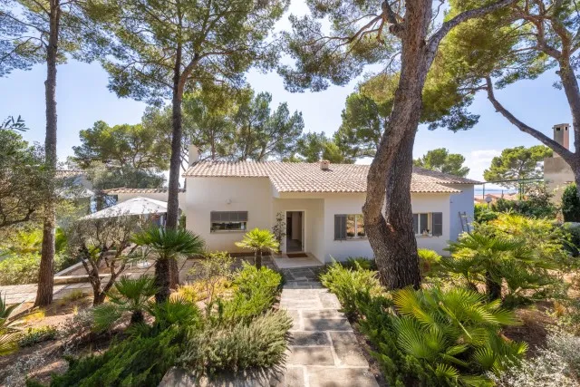 Detached sea view villa for sale close to Puerto Alcúdia, Mallorca — photo 4