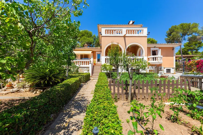 Mediterranean house with plenty of privacy — photo 4