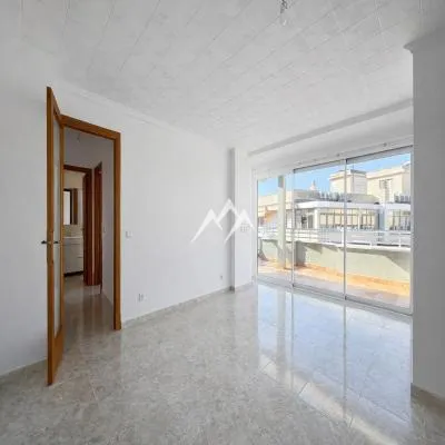 Long-term rental. Duplex penthouse with 2 terraces with partial sea and cathedral views — photo 1