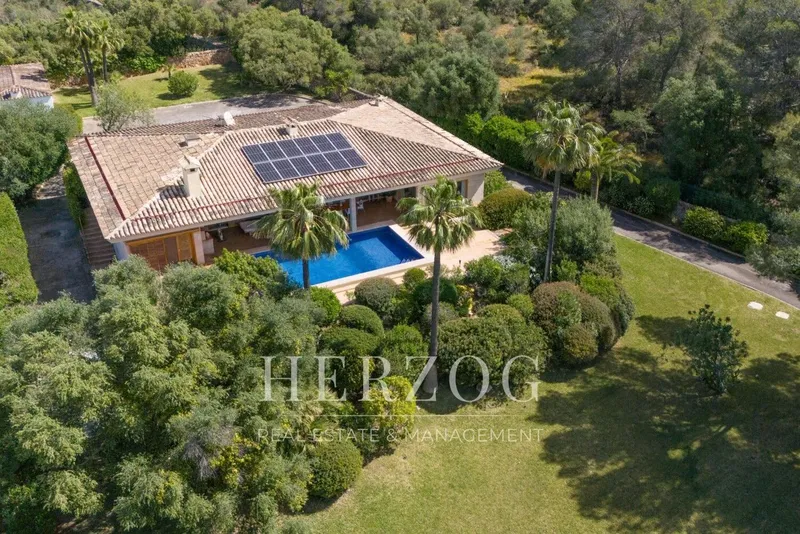 Mediterranean villa with sea views, pool and guest house near Palma — photo 1