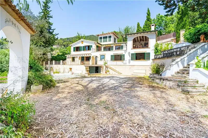 Finca on plot of approx. 7,500m2 with pool and mountain views. House of approx. 250m2, large living-dining room of approx. 42m2 with fireplace — photo 1