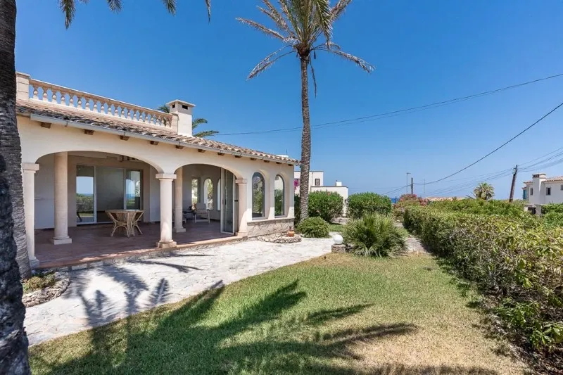 Spacious home with renovation project and fantastic sea views in Cala Murada — photo 1