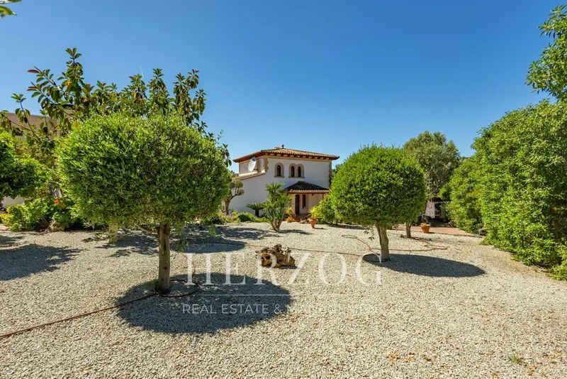 Mediterranean villa in Andratx with mountain views and idyllic garden — photo 2