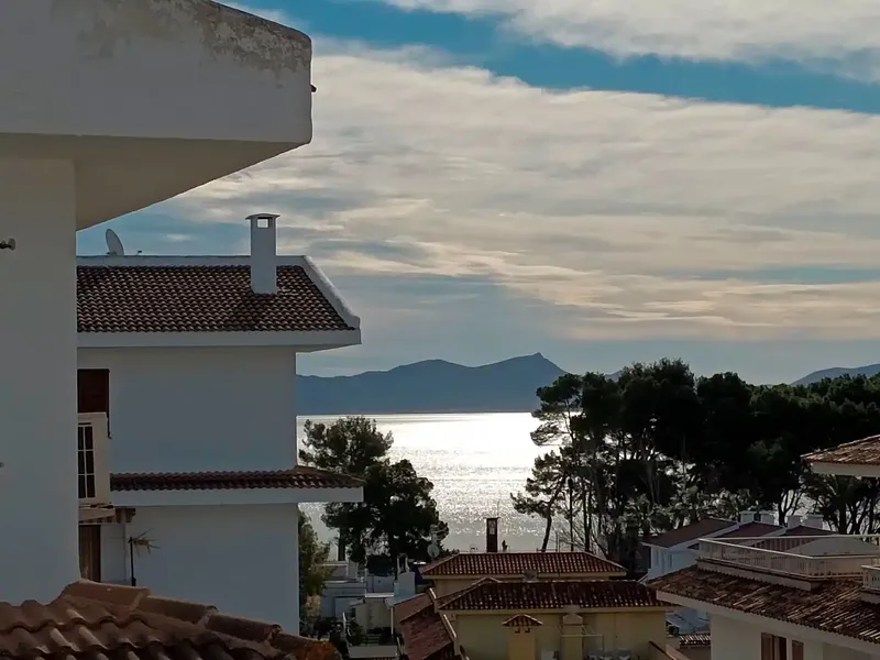 Penthouse 200 m from Alcudia beach, 103 m2, sea views, 40 m2 terrace — photo 1