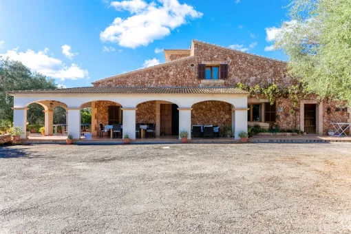 Llucmajor, wonderful finca with its own tennis court in Llucmajor — photo 1