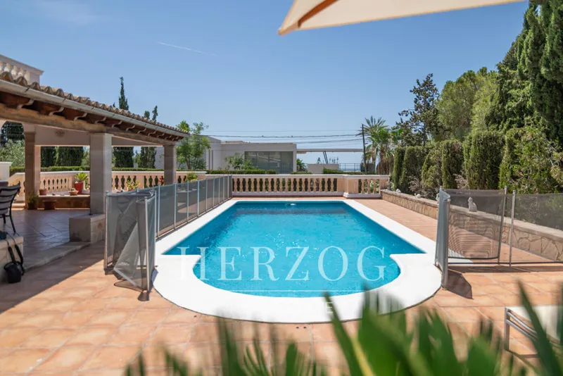 Spacious villa with a private pool and panoramic views in Sa Cabaneta — photo 9