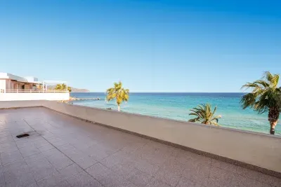 Building in first sea line in Cala Millor — photo 1