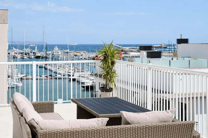 Penthouse with terrace and sea views in Santa Catalina, Palma de Mallorca — photo 2
