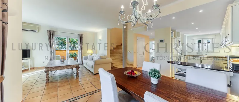 Well-kept terraced house in Camp de Mar on the golf course — photo 1