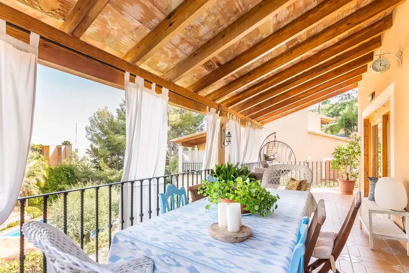 This magnificent villa in Genoa with sea views from the rooftop terrace and partial sea views from the living room is located in a — photo 9