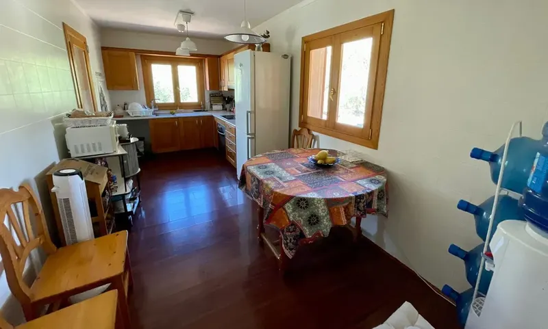 Country house for sale with pool and 3,525 m2 of land — photo 4