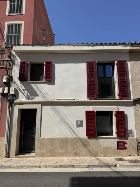 Spectacular 157 m² home fully renovated and ready to move into, distributed over two floors, with spacious areas, terrace — photo 2
