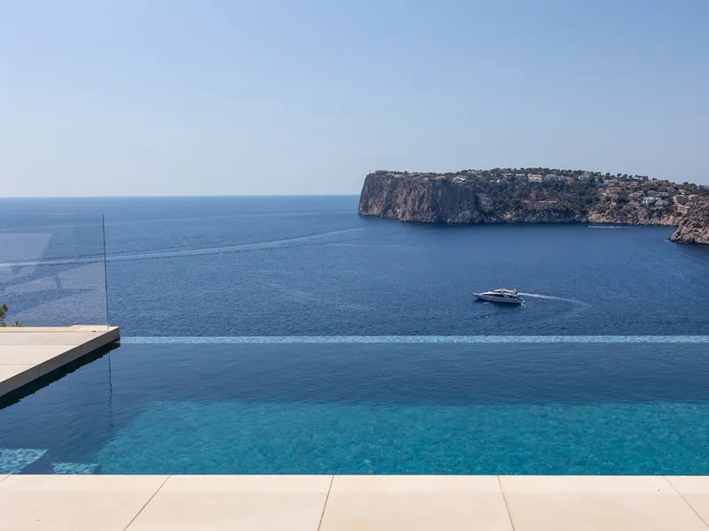 Newly built villa with infinity pool in Port Andratx — photo 1