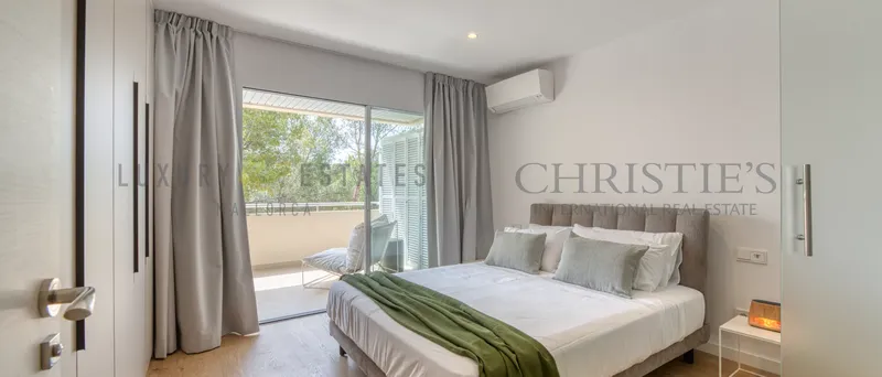 Completely renovated penthouse in Bendinat with roof terrace and private pool and sea views — photo 8