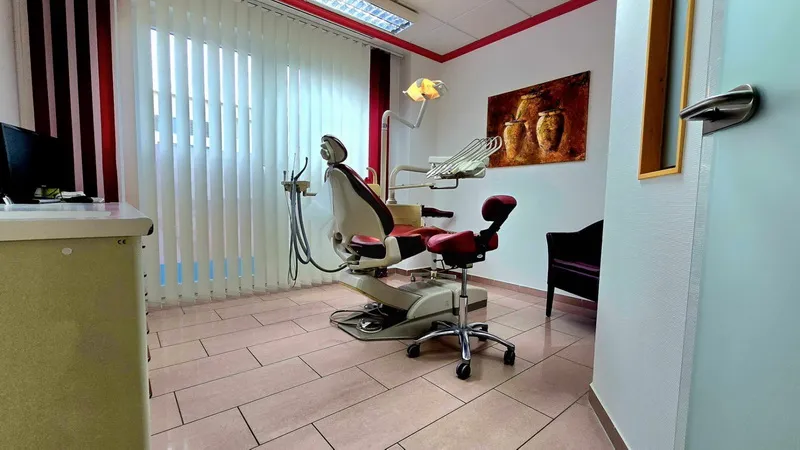 High-quality, fully equipped dental practice for sale — photo 4