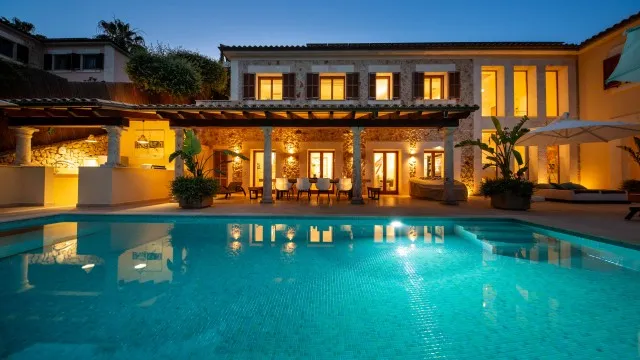 Exclusive luxury villa with sea views for sale in Pollensa, North Mallorca — photo 2