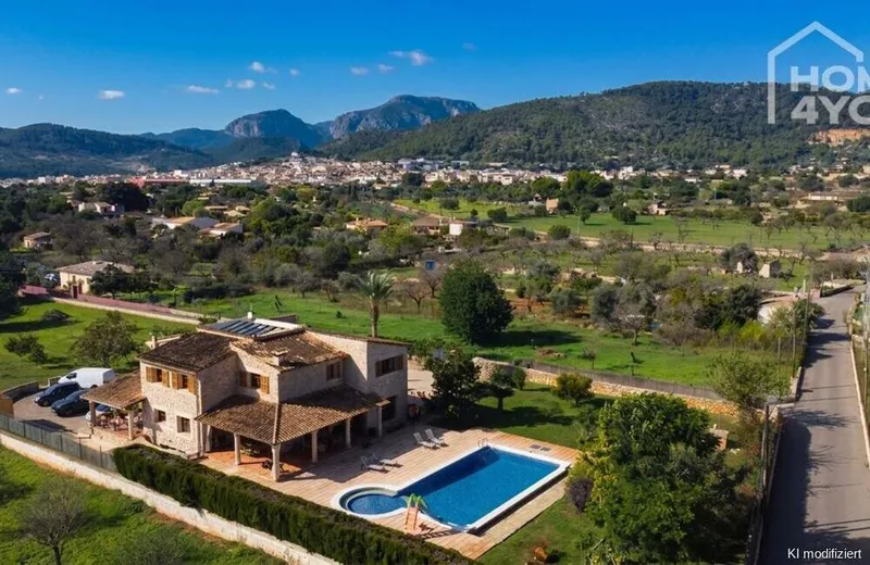 335m² villa with 5 rooms, 3 bathrooms and pool for sale — photo 2