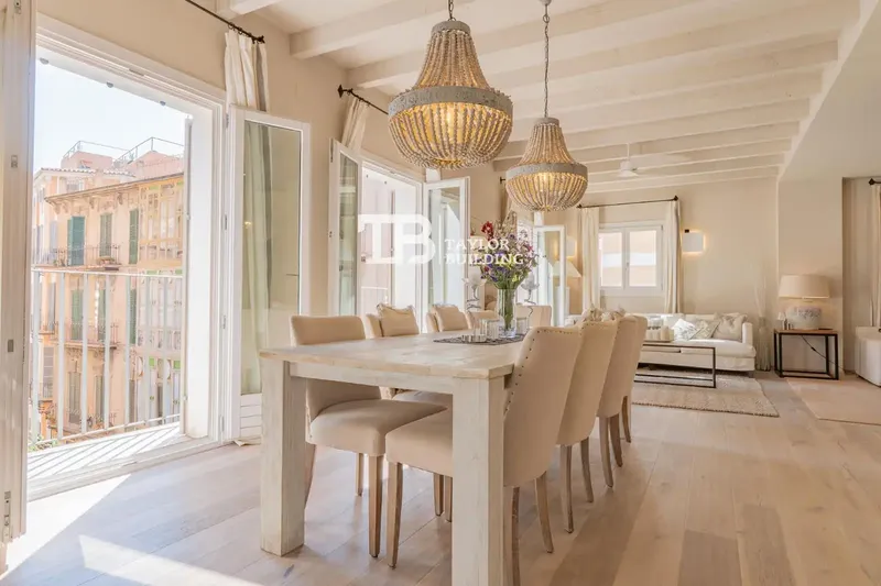 Taylor Building Real Estate presents an extraordinary property combining the historic essence of Palma de Mallorca's old town — photo 7
