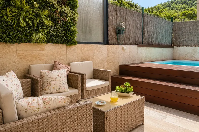 Renovated townhouse with 2 bedrooms, two terraces and pool — photo 10